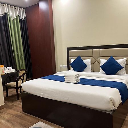 Hotel Mayur Palace آغْرا المظهر الخارجي الصورة