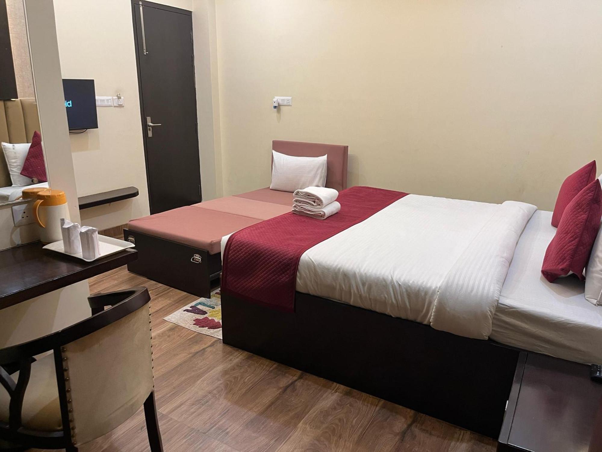 Hotel Mayur Palace آغْرا المظهر الخارجي الصورة